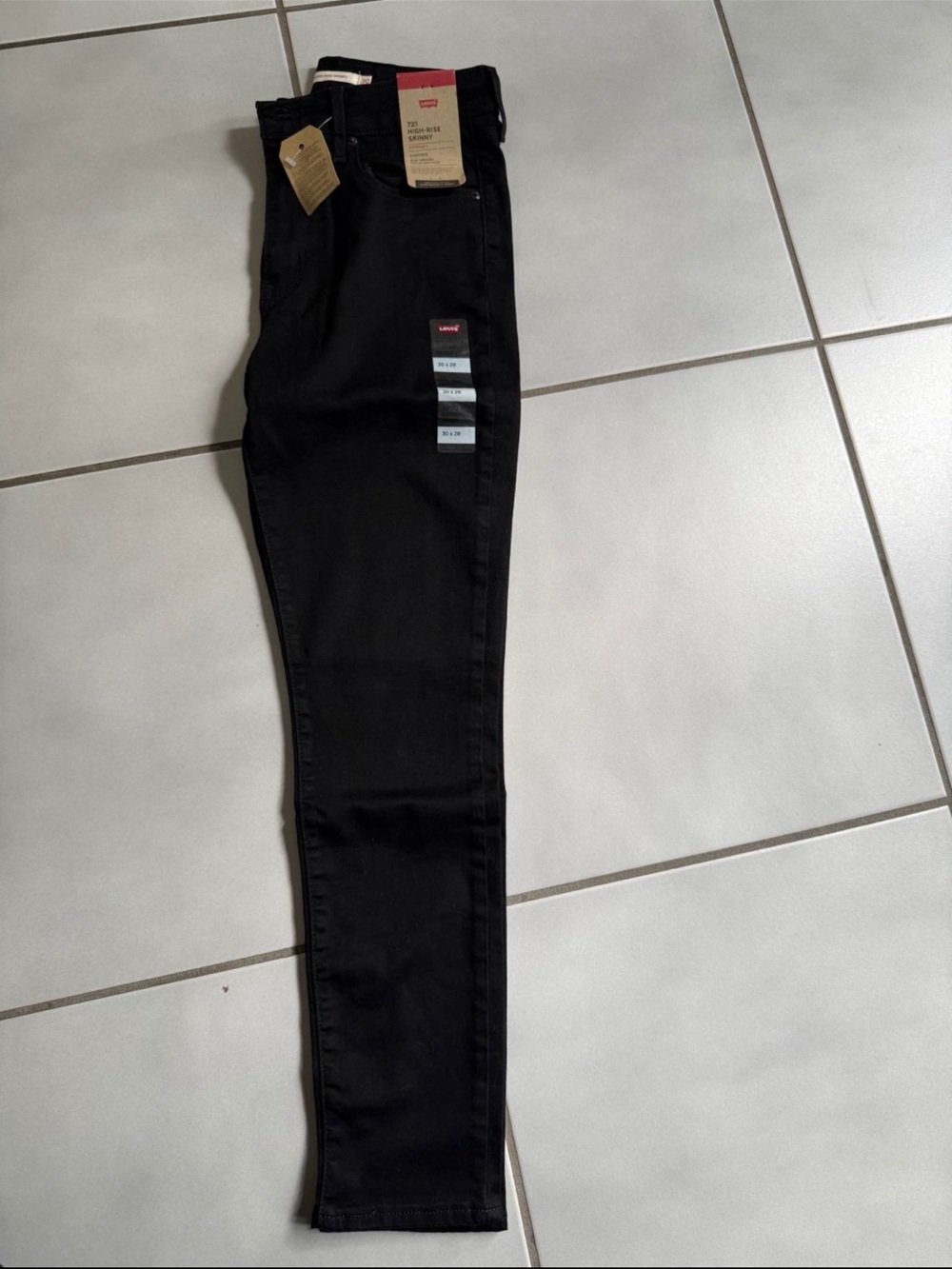 Levi’s 721 High Rise Skinny Jean - Picture 5 of 5